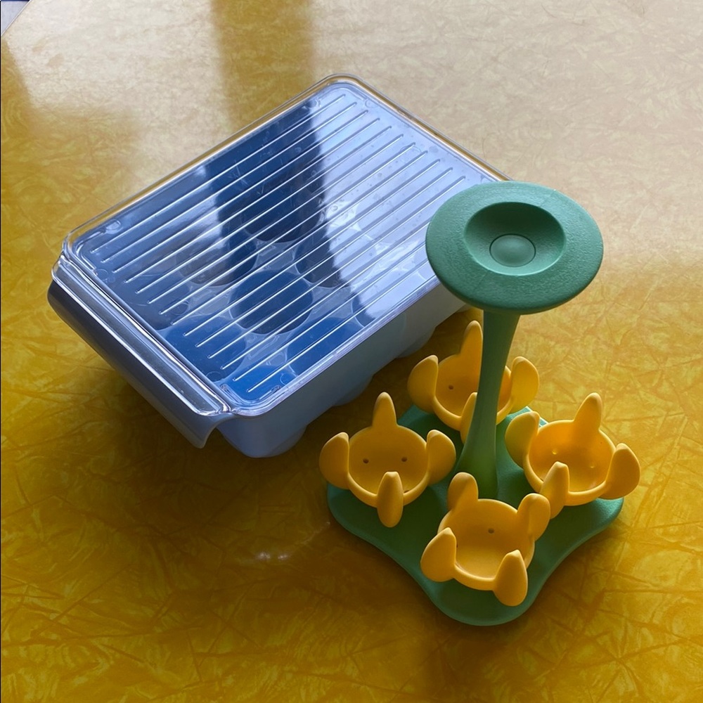 Green and Yellow egg cooker rack & blue egg tray with clear lid